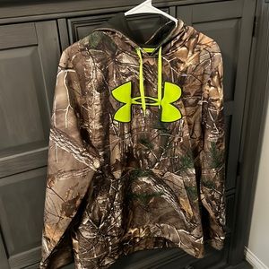 Men’s Camo UA hoodie